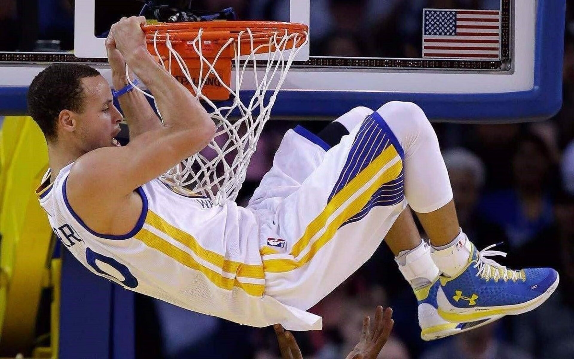 独行侠加时力擒勇士，锡安东决封神！NBA今夜属于硬汉